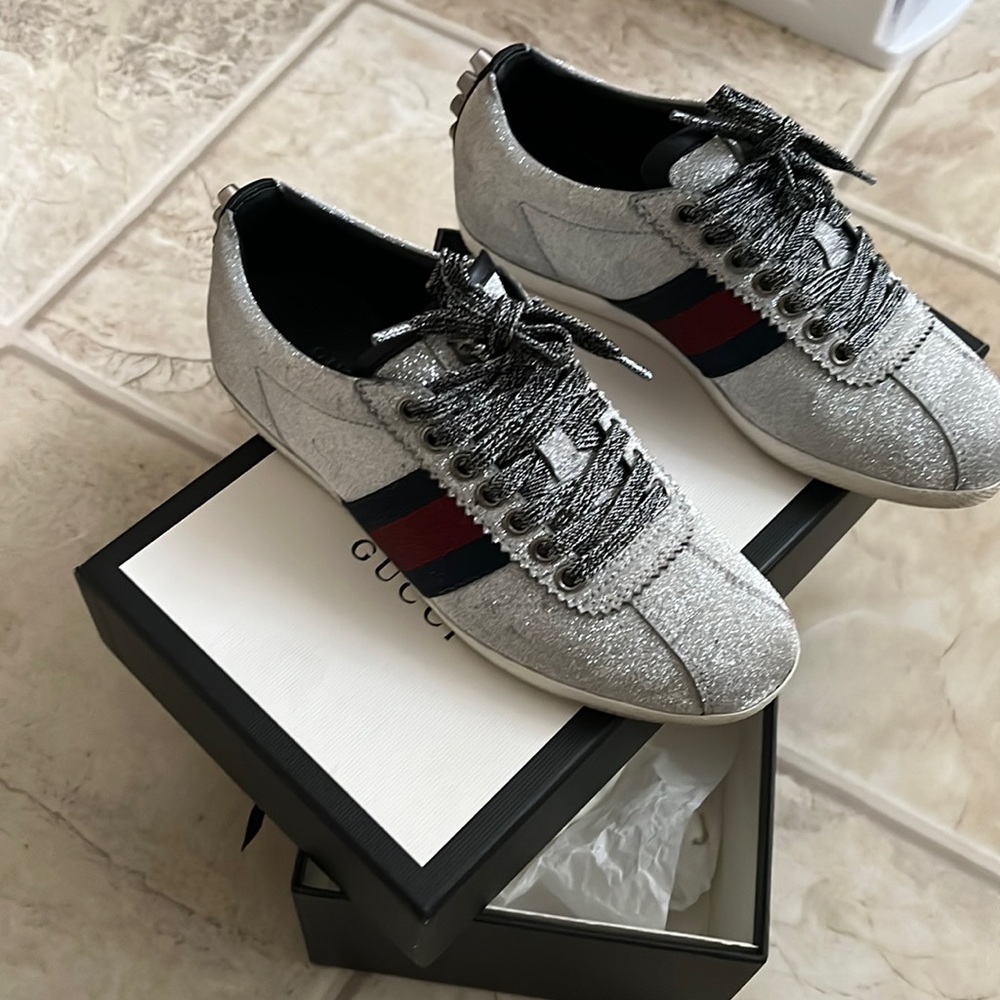 Gucci Sneakers Size 35. Glittery/Silver with navy and red